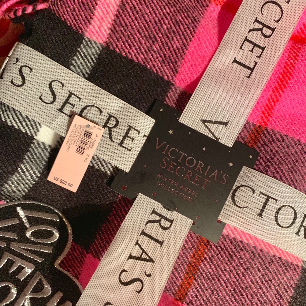 Victoria’s Secret Winter Angel Collection Scarf